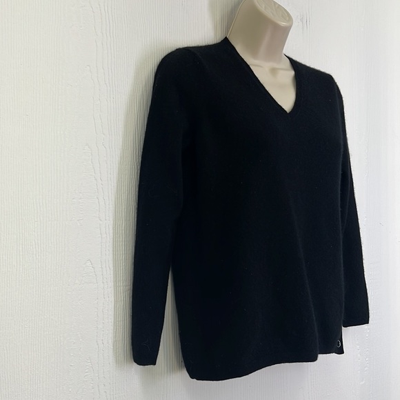 Nordstrom Collection - 100 % Cashmere Black V Neck Buttons Side Sweater SZ XS - Picture 5 of 11